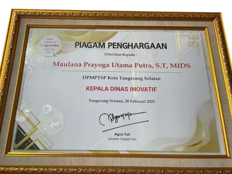 Piagam Tangsel Pos Awards 2023 - Kepala Dinas Inovatif